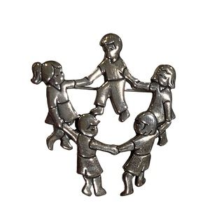 Discontinued James Avery Ring-Around-The-Rosie Pin